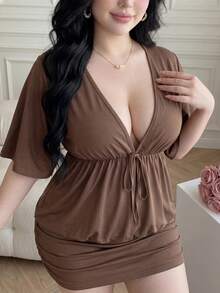Vibekara Setelan 2 Potong Atasan Lipit Leher V Dalam dengan Desain Lengan Kelelawar Vintage dan Tali Pengikat + Rok Bodycon - Coffee Brown - View 4