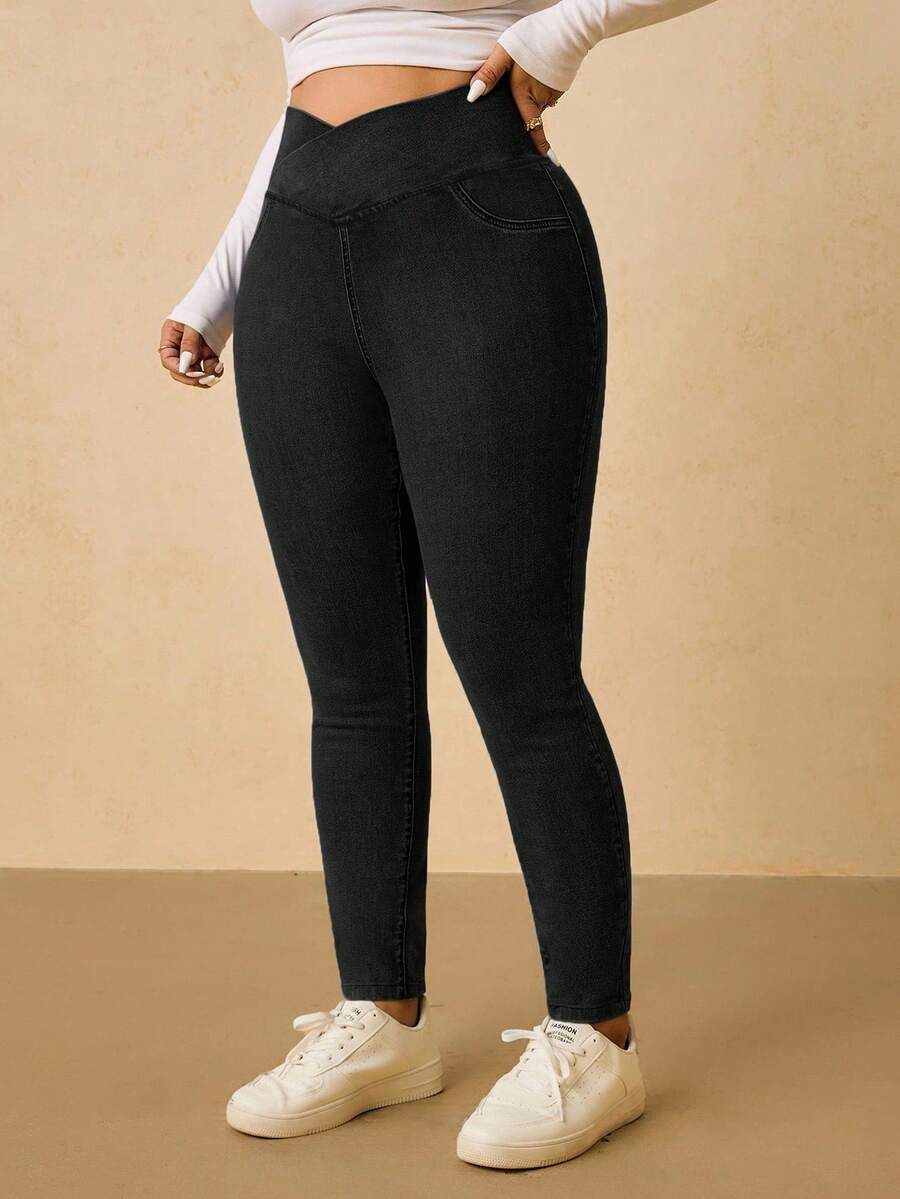 SHEIN Tall CURVE Plus Size Solid Color Casual Stretch Jeans - Black - View 1