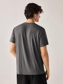 Strevion TOM & JERRY Kaos Pria Minimalis Motif Grafis , Kerah Bulat, Lengan Pendek, Musim Panas - Dark Grey - View 2