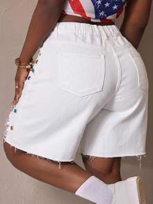 Slaydiva Plus Size Women's Colorful Rhinestone Decor Pocket Distressed Frayed Denim Shorts - White - View 3