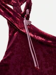 Nöista A New Chinese-Style Deep Burgundy Flocked Floral Off-Shoulder Tie-Front Maxi Dress With A Fitted Cut. - Burgundy - View 10