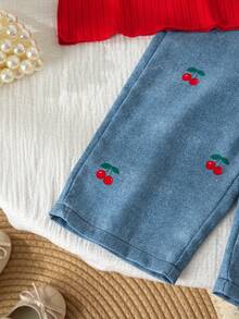 SHEIN Vintaside Kids 2件套女童休闲可爱纯色短袖上衣和花卉刺绣牛仔背带裤套装，适合春夏日常穿着 - 紅色 - 查看 8