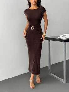 SHEIN PETITE 夏秋冬杏色亮片冰絲圓領短袖流行時尚金屬裝飾修身長款女裝洋裝，適合嬌小女性 - 咖啡棕 - 查看 6