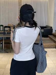 DAZY 蝴蝶結刺繡寬鬆短袖圓領女款T恤 - 白色 - 查看 2