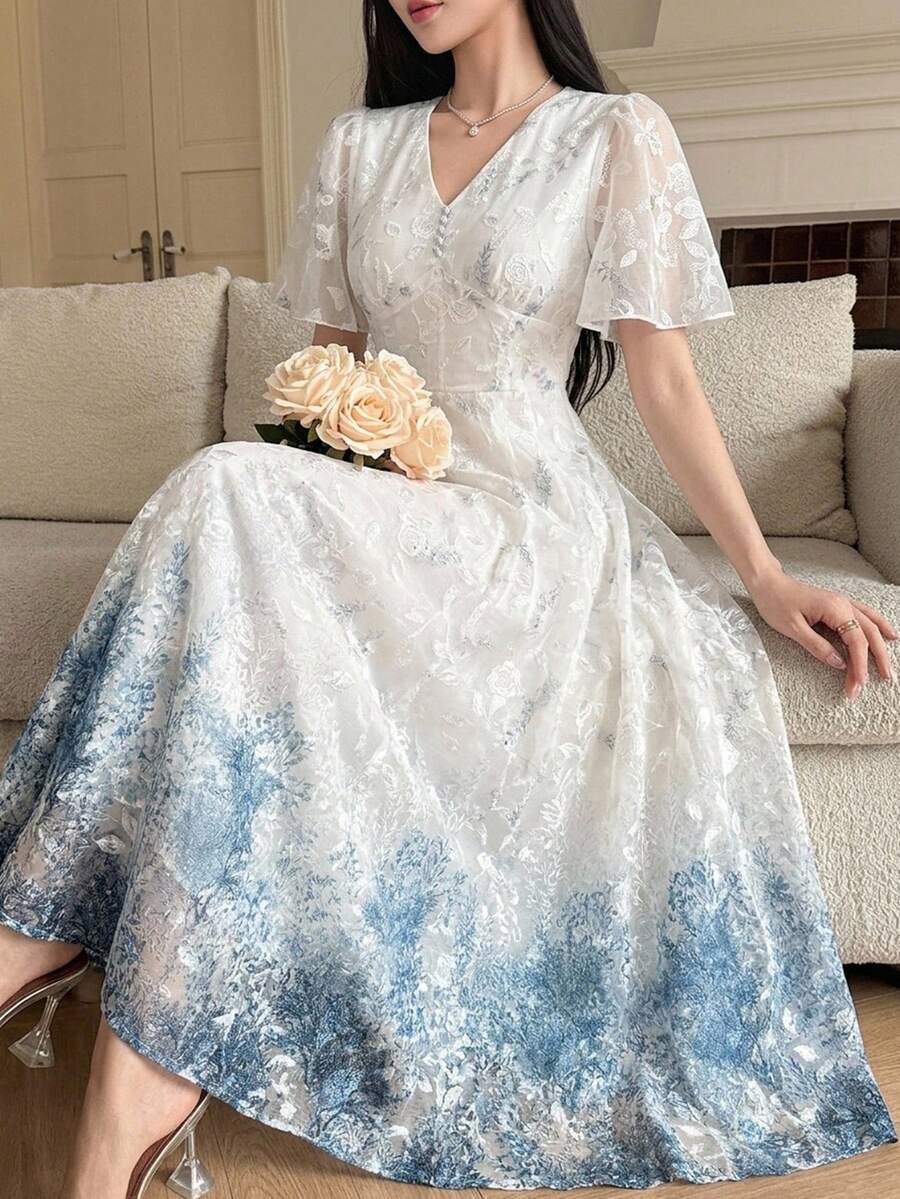 DAZY 春夏女款優雅風全花卉泡泡袖V領中長洋裝 - 藍白色 - 查看 1