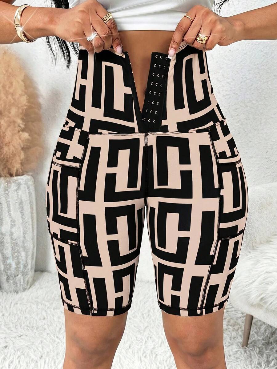 SHEIN Lady 女款幾何印花腰部鈕扣設計休閒街頭運動風運動短褲 健身運動 米色 夏季 - 黑色 - 查看 1