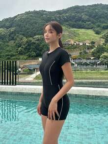 DAZY 女款度假風插肩袖短袖拉鍊門襟休閒連身泳衣短褲 夏季 - 黑色 - 查看 4