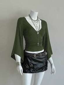 EgrlEra Deep V-Neck Sexy Mid-Length Sleeve Fitted T-Shirt - Dark Green - View 7