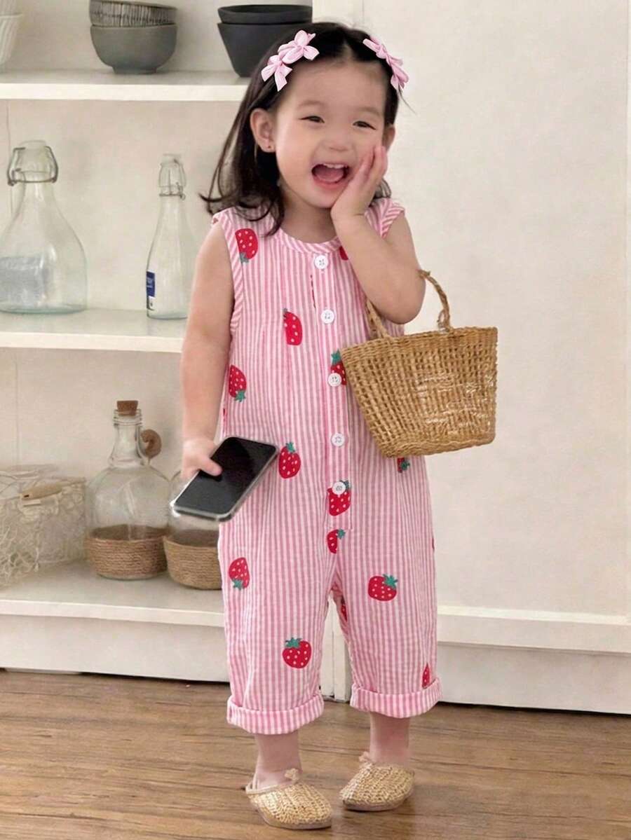 SHEIN 女嬰夏季夢幻之選無袖淺紫色與白色格紋連身褲，柔軟甜美淺紫色調，清新田園風，經典格紋圖案增添俏皮感，修身剪裁凸顯可愛魅力。適合外出、拍照、自由玩耍、戶外休閒運動及參加歡樂派對，讓您的寶寶瞬間成為時尚甜心。