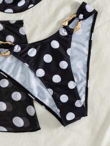 Bonvoyette Bộ bikini nữ họa tiết chấm bi cổ bèo trang trí kim loại kèm chân váy ôm body cover-up, 3 món, đồ bơi thanh lịch phong cách casual cho kỳ nghỉ hè đi biển - Đen và trắng - Xem 8
