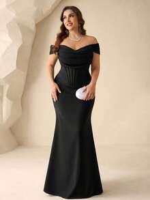 Coutiva Elegant High-End Graceful Luxury Plus Size Off-Shoulder Bridesmaid Dress - Black - View 6
