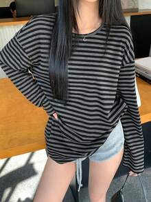 DAZY 春夏秋冬細條紋拼色拼接上衣 音樂節休閒街頭戶外度假長袖女款T恤 - 灰色 - 查看 5