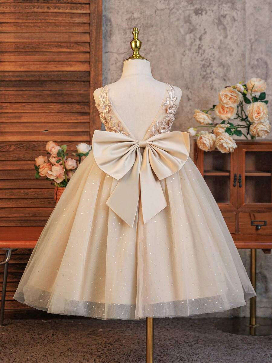 SHEIN Glamorique Kids 女童蝴蝶結裝飾百褶派對洋裝 冬季婚禮禮服 - 杏色 - 查看 1