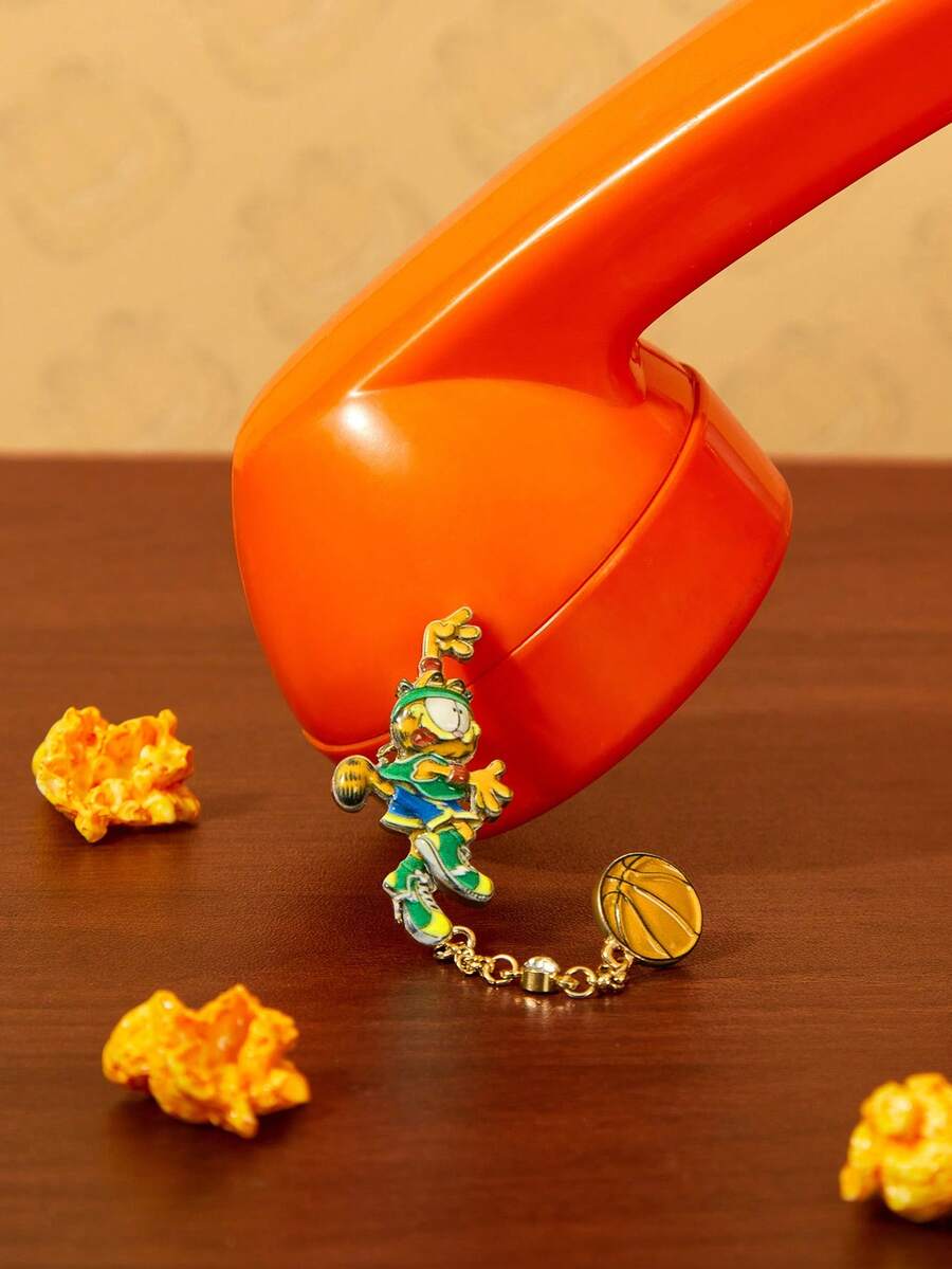 GARFIELD | SHEIN New Creative Cartoon Animal Pattern Printed Keychain 1PC, IP Joint Design, Cute Personalized, Simple And Generous, Can Also Be Used As Accessories, Suitable For Various Parties, Concerts, Festivals, Exquisite Gifts - Gold - View 1