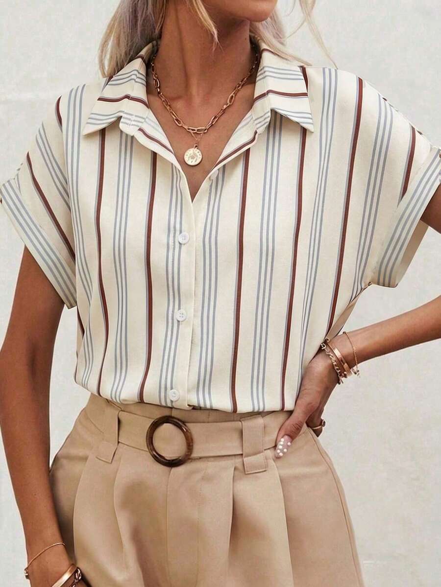SHEIN Frenchy 優雅米色女款蝙蝠袖短袖條紋襯衫,夏季休閒日常度假上衣,適合海邊、老錢風婚禮賓客、復古風格 - 彩色 - 查看 1