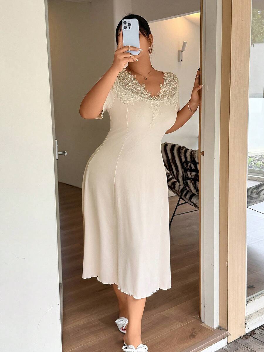 Napfluff CURVE Napfluff CURVE Heavy Workmanship Floral Collar Decoration V-Neck Lettuce Edge Trim Women's Mid-Length Short Sleeve Plus Size Nightgown - Apricot - View 1