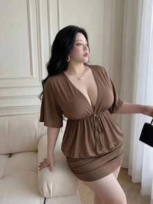Vibekara Setelan 2 Potong Atasan Lipit Leher V Dalam dengan Desain Lengan Kelelawar Vintage dan Tali Pengikat + Rok Bodycon - Coffee Brown - View 7