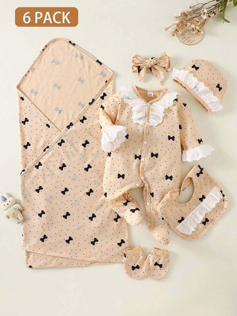 SHEIN Juego de regalo de 6 piezas para bebé recién nacida, estilo dulce y lindo con estampado de lazo, encaje & lunares, mameluco de cuello redondo de manga larga + gorro + babero + diadema con lazo + manoplas + manta, tela de punto transpirable, conjunto de ropa de primavera/otoño - Albaricoque - Ver 1