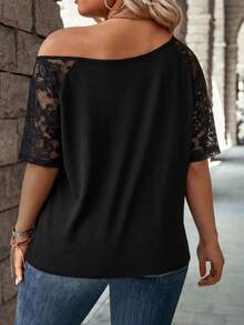 EMERY ROSE Camiseta de talla grande para mujer, nueva para primavera/verano, con diseño de escote asimétrico y ribete de encaje, casual y versátil - Negro - Ver 2