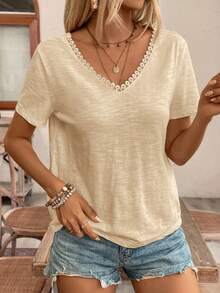 SHEIN Frenchy 夏季婚禮季露背蕾絲拼接上衣 T-shirt 必備款 夏季套裝 法式風格 - 杏色 - 查看 4