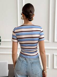 SHEIN Frenchy Kaos Wanita Minimalis Dasar dengan Motif Garis dan Blok Warna serta Detail Kerut - Biru - View 2