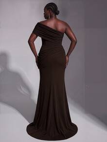 Elitara Plus-Size Elegant Dark Brown Asymmetrical Pleated Fishtail Gown With Train Perfect For Weddings Parties Grand Dinners For Wedding Party Formal - Coffee Brown - View 5