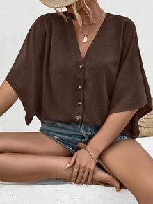 Ceyna Kemeja Wanita Ukuran Plus Elegan Warna Polos Kain Jacquard Bertekstur Leher V Lengan Dolman Dekorasi Kancing Liburan Pantai Musim Semi/Panas 2025 Desain Serbaguna Baru - Mocha Brown - View 4