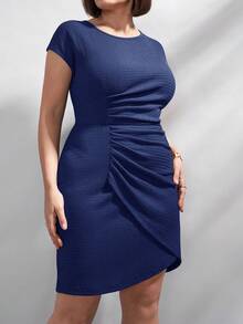 Chikora Vestido de moda ajustado con cuello redondo, manga corta y fruncido de unicolor para mujer talla grande - Azul - Ver 6