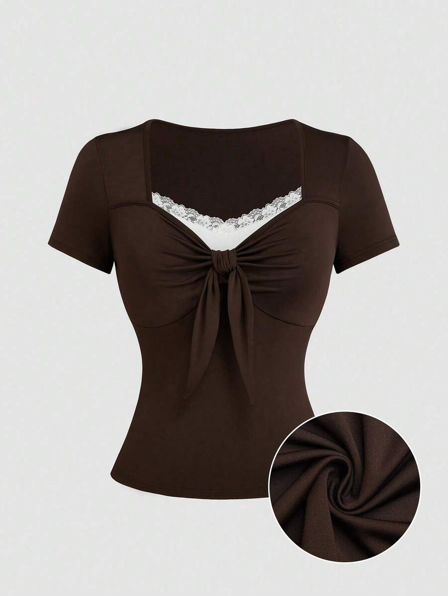 Sweetra Áo thun nữ cỡ lớn kiểu Bohemian màu nâu, cổ bẻ xếp nếp thắt nơ phía trước, tay ngắn, phong cách retro thường ngày, thích hợp cho mùa xuân/hè. - Cà phê nâu - Xem 1