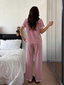 Napfluff Conjunto de pijama para mujer con estampado de rayas arrugadas tipo burbuja en todo el diseño, volantes en el borde y frente abierto - Rojo - Ver 2