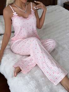 CottageSlumber Conjunto de Pijama Feminino de Todas as Estações em Tecido Canelado de Malha com Estampa de Coração Listrada, Acabamento em Renda Contrastante, Laço, Camisole & Calça Longa, Doce e Sexy, Adequado para Uso Externo - Rosa Bebê - Visão 1