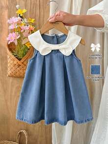 SHEIN LMoss Kids 女嬰新款時尚休閒柔軟可愛白色蝴蝶結領拼接藍色牛仔無袖寬鬆洋裝，適合女嬰春夏季日常穿著、街頭風、節慶、派對、海灘、生日、鄉村風、優雅風格、畢業季、休閒、夏日度假，圖案牛仔女童洋裝，幼兒洋裝，2歲女童洋裝，休閒洋裝，夏日洋裝，蝴蝶結洋裝，女嬰牛仔洋裝，幼兒洋裝，藍色洋裝 - 中等水洗藍 - 查看 2