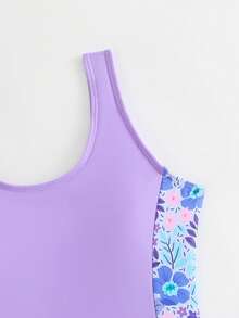 SHEIN 青少年女孩 2 件組泳裝套裝，字母塗鴉印花隨機拼接式一件式泳衣與運動風男孩短褲，時尚休閒優雅華麗淑女風，適合游泳、度假、夏季 - 淡紫色 - 查看 4