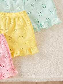 SHEIN 3件組嬰兒/幼兒女童可愛休閒極簡百搭寬鬆舒適短褲套裝，柔軟親膚花卉鏤空紋理針織面料彈性腰帶荷葉邊飾邊粉色與白色素色，多色可選，高CP值，適合春夏日常/外出/度假/玩耍 - 彩色 - 查看 4