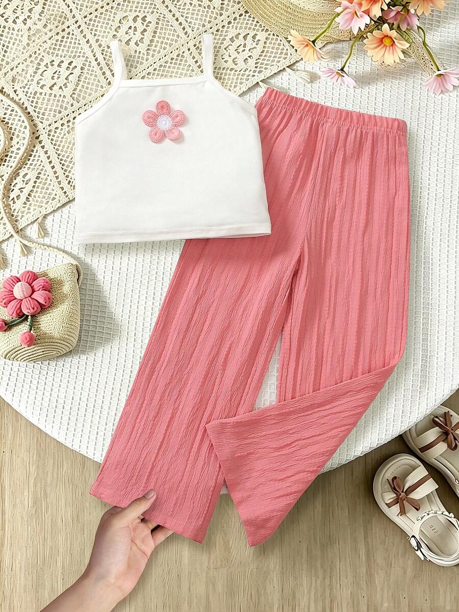 SHEIN Elladie kids 2件組少女款柔軟可愛活力風白色無袖背心上衣與粉色百褶寬腿褲套裝，胸前3D花朵裝飾，適合日常穿著、週末出遊、家庭活動、返校，春夏季適用