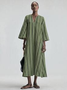 Ontre 2026SS新款女款長洋裝，條紋編織面料開衩洋裝，度假風，假日穿搭，節慶服飾，女款洋裝七分袖V領，簡約優雅都市現代百搭通勤教師女款外出穿著夏季假日穿搭女款度假穿搭女款休閒洋裝女款沙灘穿搭長款婚禮賓客洋裝派對洋裝優雅洋裝時尚設計大A字茶會浪漫約會穿搭女裝舒適面料寬鬆版型時尚百搭熱銷女款長洋裝 - 軍綠色 - 查看 1