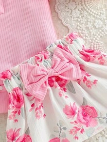 SHEIN Vintaside Kids 新生兒純色荷葉邊飾連身衣與蝴蝶結裝飾花卉印花裙子及髮帶套裝，適合四季日常穿著、外出、度假與玩耍 - 淺粉色 - 查看 6