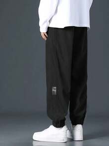 Manfinity Hypemode Pantalones jogger casuales para hombres con cintura con cordón y detalles de parche, de pana, para otoño - Negro - Ver 2