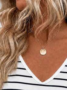 SHEIN LUNE 新款大尺碼女款時尚休閒百搭熱銷條紋V領短袖T恤 - 彩色 - 查看 3