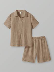 SHEIN Little Byeori 青少年男孩舒適休閒度假風紋理面料領口短袖POLO衫與紋理面料短褲2件套，適合戶外玩樂、街拍、派對、城市漫步 - 駝色 - 查看 2