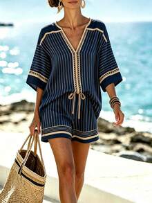 EMERY ROSE Plus Size Women Geometric Striped Print V-Neck Loose T-Shirt + Shorts 2 Piece Set, Vacation Style - Multicolor - View 4