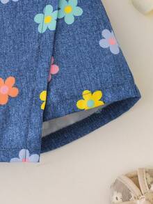 SHEIN Elladie kids 女童夏季休閒牛仔裙褲，幼女復古碎花印花牛仔連身防走光短裙（含內褲），可愛學院風下身，適合上學、公園及日常穿著 - 藍色 - 查看 7