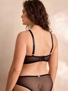 Charlaine 2pcs Plus Size Women Contrast Color Embroidered Sexy Lingerie Set - Black - View 3