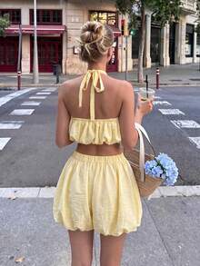 SHEIN Set Atasan Halter Neck dengan Potongan Lentera dan Celana Pendek dengan Potongan Lentera - Kuning - View 3