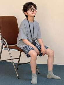DAZY 大童男孩純色圓領短袖上衣與格紋短褲休閒日常居家睡衣套裝 夏季 - 灰色 - 查看 4