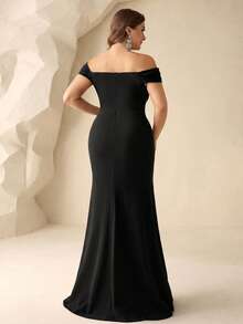 Coutiva Elegant High-End Graceful Luxury Plus Size Off-Shoulder Bridesmaid Dress - Black - View 2