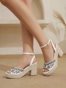 Styleloop Sandalias de plataforma con tacón inclinado para mujer, zapatos de verano de punta abierta para vacaciones, sandalias de tacón grueso de cuerda de cáñamo tejida de estilo bohemio, tiras cruzadas, chanclas de paja trenzada - Blanco + gris - Ver 4