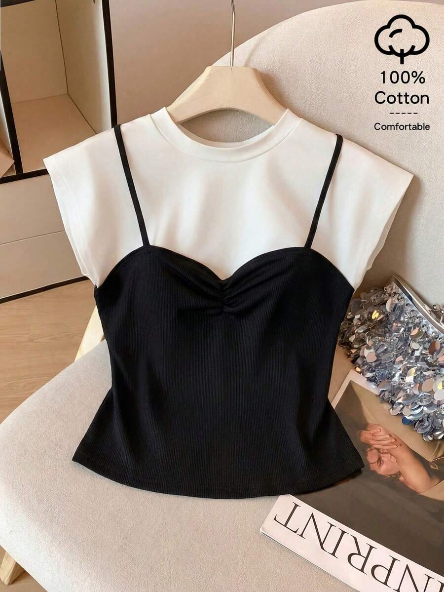 GlowEve 女款夏季吊帶拼接 2 合 1 荷葉邊短袖針織 T-Shirt,黑白對比設計修身短版上衣,休閒日常上衣 - 黑與白 - 查看 1