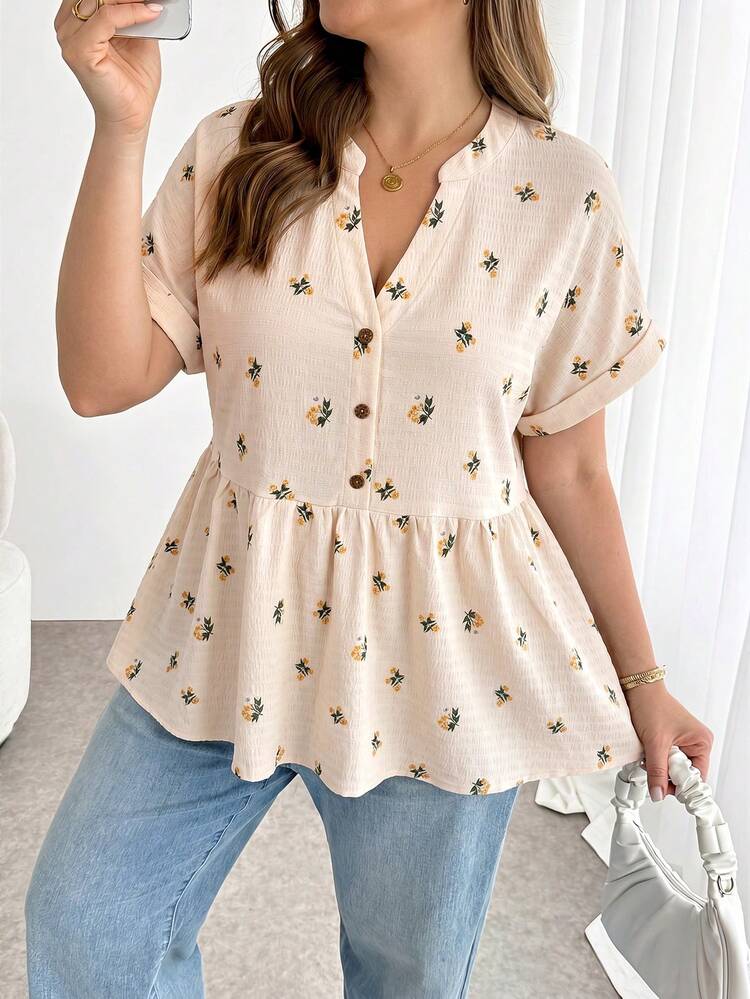 SHEIN Essnce 大码女装春夏时尚休闲宽松舒适日常百搭显瘦V领黑色碎花短袖上衣，女式衬衫，夏季服装，度假装，欧洲夏季 - 杏色 - 查看 4
