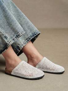 Solecia Sandal Wanita Ujung Bulat Anyaman Tali Buatan Tangan, Desain Retro, Elegan dan Indah, Mudah Dipakai dan Dilepas, Sol Lembut dan Nyaman Dipakai di Luar Sepatu Kerja - Putih - View 6